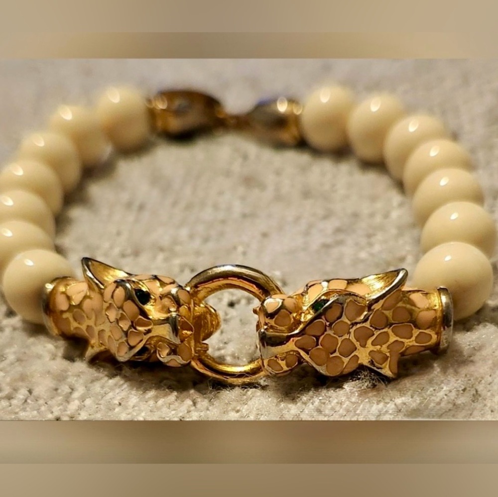 Vintage Jaguar Leopard Bracelet Gold/Cream Beads. Rare find